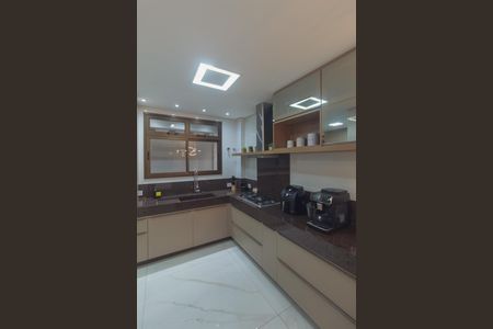 Apartamento à venda com 180m², 3 quartos e 3 vagas Apartamento à venda com 180m², 3 quartos e 3 vagasCozinha