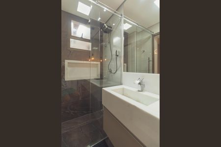 Apartamento à venda com 180m², 3 quartos e 3 vagas Apartamento à venda com 180m², 3 quartos e 3 vagasBanheiro da Suite