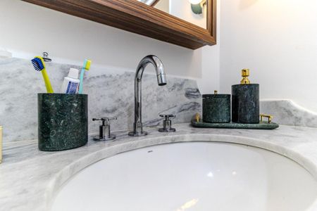 Apartamento à venda com 86m², 2 quartos e sem vaga Apartamento à venda com 86m², 2 quartos e sem vagaBanheiro da Suíte