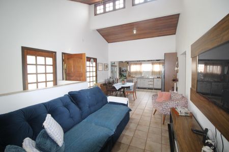 Casa à venda com 100m², 2 quartos e 3 vagasSala