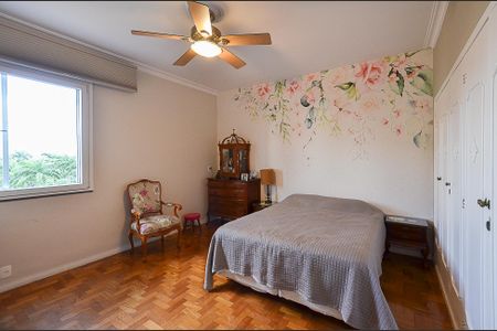 Apartamento à venda com 300m², 4 quartos e 3 vagas Apartamento à venda com 300m², 4 quartos e 3 vagasQuarto 3