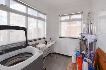 Apartamento à venda com 300m², 4 quartos e 3 vagas Apartamento à venda com 300m², 4 quartos e 3 vagasÁrea de Serviço