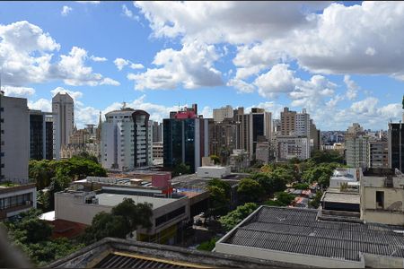 Apartamento à venda com 300m², 4 quartos e 3 vagas Apartamento à venda com 300m², 4 quartos e 3 vagasVista