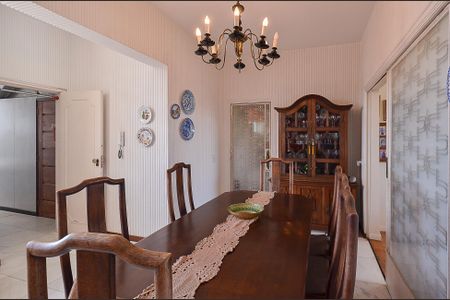 Apartamento à venda com 300m², 4 quartos e 3 vagas Apartamento à venda com 300m², 4 quartos e 3 vagasSala de Jantar