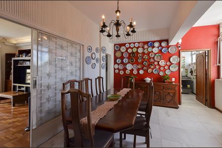 Apartamento à venda com 300m², 4 quartos e 3 vagas Apartamento à venda com 300m², 4 quartos e 3 vagasSala de Jantar