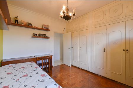 Apartamento à venda com 300m², 4 quartos e 3 vagas Apartamento à venda com 300m², 4 quartos e 3 vagasQuarto 2