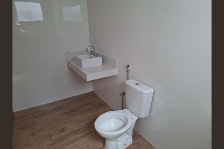 Casa de condomínio para alugar com 114m², 3 quartos e 2 vagasBanheiro