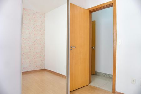 Apartamento à venda com 198m², 3 quartos e 2 vagas Apartamento à venda com 198m², 3 quartos e 2 vagasQuarto 1