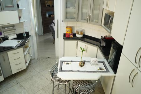 Apartamento à venda com 138m², 4 quartos e 3 vagasCozinha