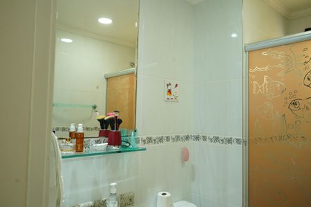 Apartamento à venda com 138m², 4 quartos e 3 vagasBanheiro da Suíte 2