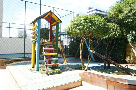 Apartamento à venda com 138m², 4 quartos e 3 vagasÁrea comum - Playground