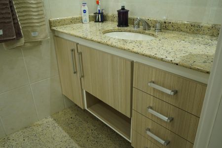 Apartamento à venda com 138m², 4 quartos e 3 vagasBanheiro da Suíte 3