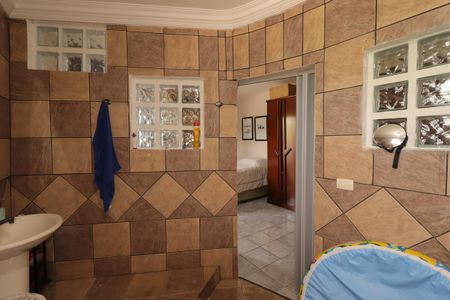 Casa à venda com 235m², 4 quartos e 2 vagasBanheiro da Suíte