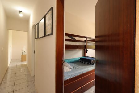 Casa à venda com 235m², 4 quartos e 2 vagasCorredor