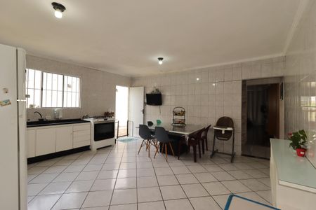 Casa à venda com 235m², 4 quartos e 2 vagasCozinha