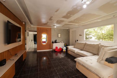 Sala de casa para alugar com 4 quartos, 235m² em Parque Gerassi, Santo André