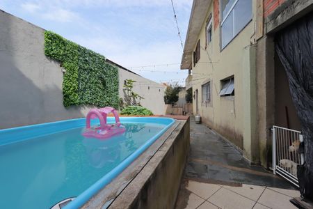 Casa à venda com 235m², 4 quartos e 2 vagasPiscina