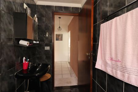 Casa à venda com 235m², 4 quartos e 2 vagasBanheiro 1