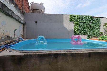 Casa à venda com 235m², 4 quartos e 2 vagasPiscina