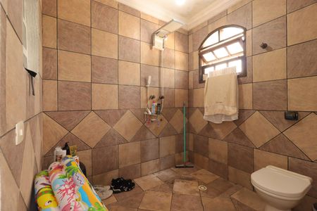 Casa à venda com 235m², 4 quartos e 2 vagasBanheiro da Suíte