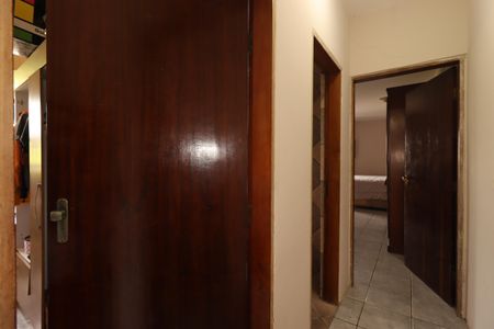 Casa à venda com 235m², 4 quartos e 2 vagasCorredor