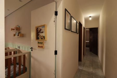 Casa à venda com 235m², 4 quartos e 2 vagasCorredor