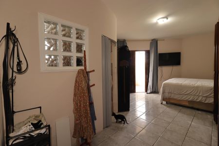 Casa à venda com 235m², 4 quartos e 2 vagasSuíte