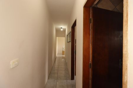 Casa à venda com 235m², 4 quartos e 2 vagasCorredor