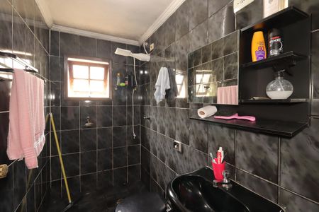 Casa à venda com 235m², 4 quartos e 2 vagasBanheiro 1