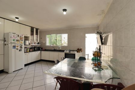 Casa à venda com 235m², 4 quartos e 2 vagasCozinha