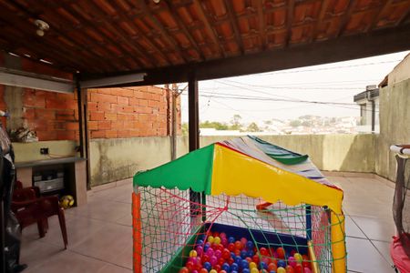 Casa à venda com 235m², 4 quartos e 2 vagasVaranda