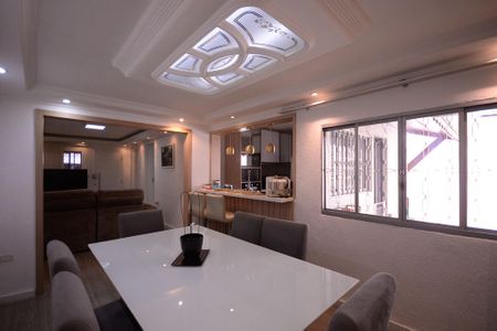 Casa à venda com 200m², 2 quartos e 2 vagasSala de Jantar 