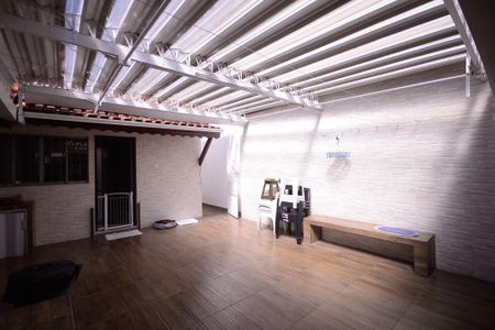 Casa à venda com 200m², 2 quartos e 2 vagasÁrea de Serviço/Área de Lazer 