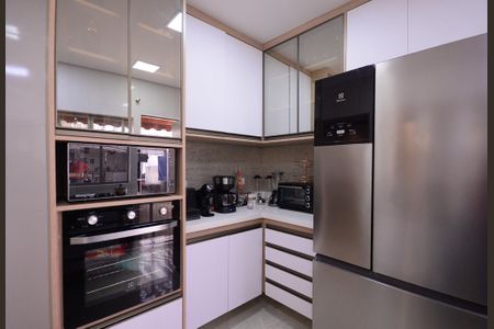 Casa à venda com 200m², 2 quartos e 2 vagasCozinha 