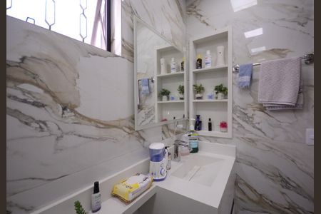 Casa à venda com 200m², 2 quartos e 2 vagasBanheiro 