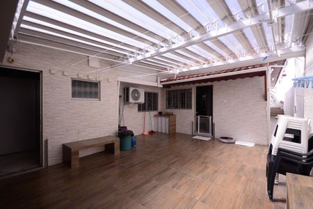 Casa à venda com 200m², 2 quartos e 2 vagasÁrea de Serviço/Área de Lazer 