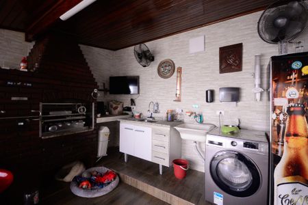 Casa à venda com 200m², 2 quartos e 2 vagasÁrea de Serviço/Área de Lazer 