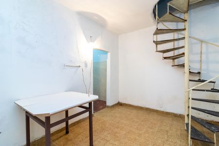 Casa para alugar com 33m², 2 quartos e 1 vaga Casa para alugar com 33m², 2 quartos e 1 vagaSala