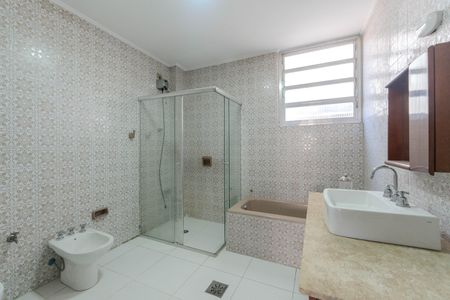 Apartamento para alugar com 168m², 6 quartos e 2 vagasBanheiro da Suíte 1