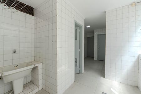 Apartamento para alugar com 168m², 6 quartos e 2 vagasÁrea de Serviço