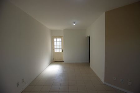 Casa de condomínio para alugar com 105m², 3 quartos e 2 vagas