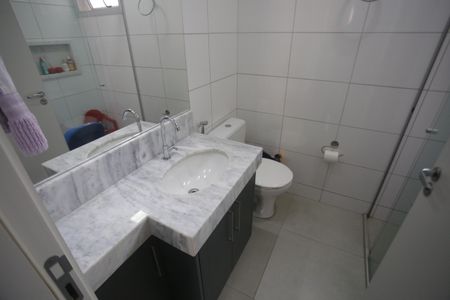 Apartamento à venda com 81m², 3 quartos e 2 vagasBanheiro