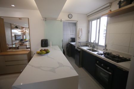 Cozinha de apartamento à venda com 3 quartos, 85m² em Havaí, Belo Horizonte