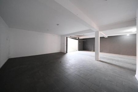 Casa à venda com 240m², 4 quartos e 4 vagasGaragem