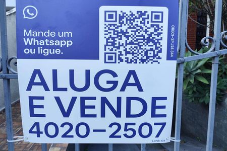 Casa para alugar com 240m², 4 quartos e 4 vagasFachada