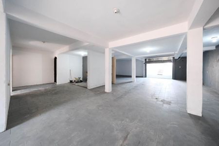 Casa à venda com 240m², 4 quartos e 4 vagasGaragem