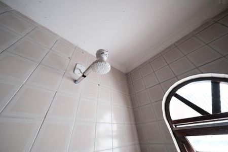 Casa à venda com 240m², 4 quartos e 4 vagasBanheiro 2