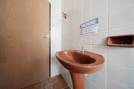 Casa à venda com 240m², 4 quartos e 4 vagasBanheiro 2