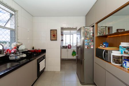 Apartamento à venda com 140m², 3 quartos e 2 vagasCOZINHA