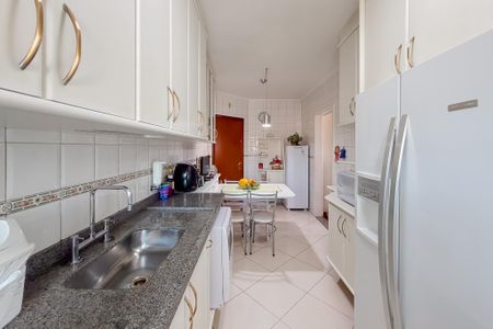 Apartamento à venda com 117m², 3 quartos e 3 vagas Apartamento à venda com 117m², 3 quartos e 3 vagasCozinha